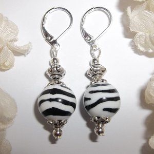 Animal Print Earring Black and White Zebra Stripe Beaded Dangle Jewelry Set 7344